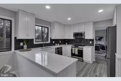 10422 Woodbury Woods Court, Fairfax, VA 22032 - Photo 8