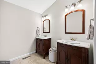 3894 Plum Run Ct, Fairfax, VA 22033 - Photo 30
