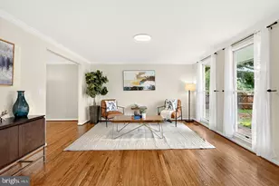 3894 Plum Run Ct, Fairfax, VA 22033 - Photo 4