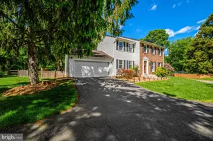 9220 Burnetta Dr, Annandale, VA 22003 - Photo 2
