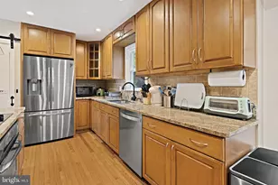 9220 Burnetta Dr, Annandale, VA 22003 - Photo 18