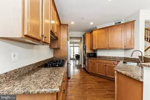7489 Carriage Hills Dr, McLean, VA 22102 - Photo 16