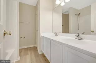 14507 Sully Lake Ct, Centreville, VA 20120 - Photo 16
