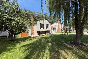 7606 Fallswood Way, Lorton, VA 22079 - Photo 2