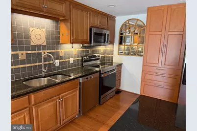 7606 Fallswood Way, Lorton, VA 22079 - Photo 8