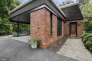 11202 Wedge Dr, Reston, VA 20190 - Photo 4
