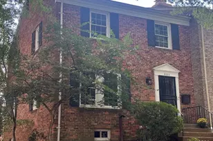 9280 Bailey Ln, Fairfax, VA 22031 - Photo 2