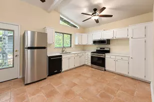 7818 Glenister Dr, Springfield, VA 22152 - Photo 12