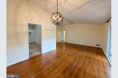 7818 Glenister Drive, Springfield, VA 22152 - Photo 8