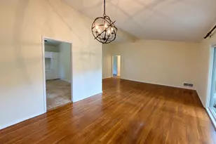7818 Glenister Dr, Springfield, VA 22152 - Photo 8