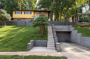 7818 Glenister Dr, Springfield, VA 22152 - Photo 2