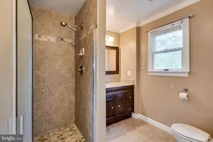 1816 Midlothian Ct, Vienna, VA 22182 - Photo 12