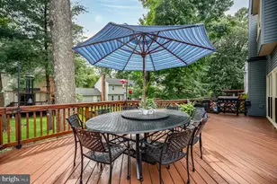 10008 Beacon Pond Ln, Burke, VA 22015 - Photo 12