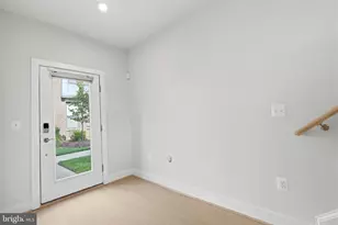 2389 Liberty Loop, Herndon, VA 20171 - Photo 10