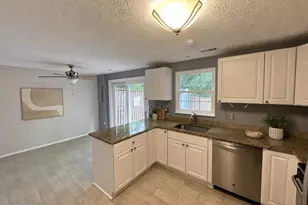 1558 Bennington Woods Ct, Reston, VA 20194 - Photo 4