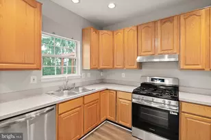 2477 Sugar Mill Way, Herndon, VA 20171 - Photo 18
