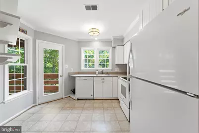 11200 Beaver Trail Court, Reston, VA 20191 - Photo 6