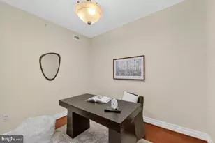 8220 Crestwood Heights Dr, McLean, VA 22102 - Photo 6