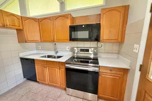 7700 Glenister Dr, Springfield, VA 22152 - Photo 6