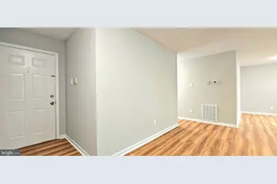 12103 Green Ledge Court #201, Fairfax, VA 22033 - Photo 2