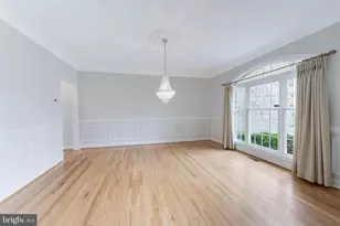 9395 Wolf Trap Creek Ct, Great Falls, VA 22066 - Photo 8
