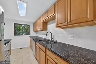 2270 Cocquina Dr, Reston, VA 20191 - Photo 10