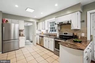 11151 Conestoga Ct, Oakton, VA 22124 - Photo 10