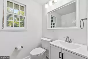 8009 Gosport Ln, Springfield, VA 22151 - Photo 8