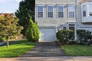 6239 Frosty Winter Ct, Centreville, VA 20120 - Photo 2