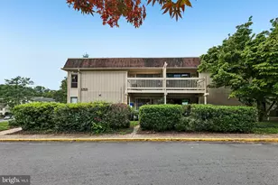 5765 Rexford Ct, Springfield, VA 22152 - Photo 2
