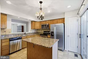 14523 Sully Lake Ct, Centreville, VA 20120 - Photo 12