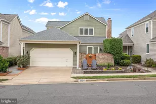 2924 Oakbury Ct, Oakton, VA 22124 - Photo 1
