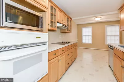 1860 Golf View Court, Reston, VA 20190 - Photo 6