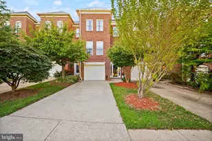 12091 Edgemere Cir, Reston, VA 20190 - Photo 2