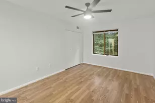 9743 Kings Crown Ct, Fairfax, VA 22031 - Photo 8
