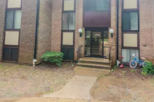 9743 Kings Crown Ct, Fairfax, VA 22031 - Photo 1