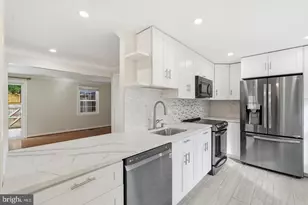 3158 Ellenwood Dr, Fairfax, VA 22031 - Photo 8