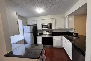 8562 Koluder Ct, Lorton, VA 22079 - Photo 2
