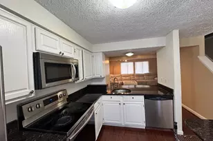 8562 Koluder Ct, Lorton, VA 22079 - Photo 4