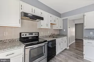 5416 New London Park Dr, Fairfax, VA 22032 - Photo 6
