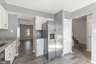 5416 New London Park Dr, Fairfax, VA 22032 - Photo 4