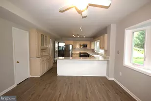 6933 Tyndale St, McLean, VA 22101 - Photo 10