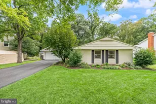 13127 Madonna Ln, Fairfax, VA 22033 - Photo 1