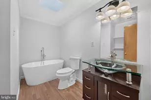 7105 Dijohn Ct, Alexandria, VA 22315 - Photo 8