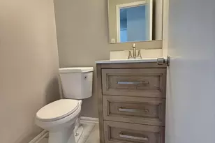 9926 Lakepointe Ct, Burke, VA 22015 - Photo 12
