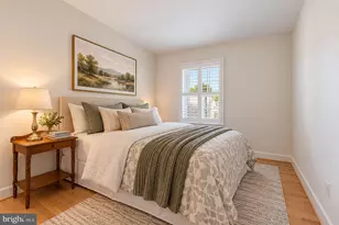 8020 Merry Oaks Ct, Vienna, VA 22182 - Photo 4