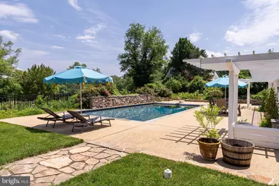 8133 Georgetown Pike, McLean, VA 22102 - Photo 6
