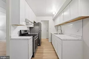 2341 Freetown Ct, Reston, VA 20191 - Photo 4