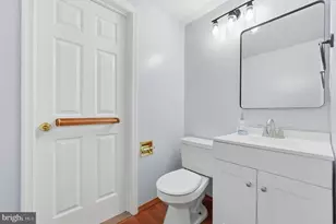 7818 Mulberry Bottom Ln, Springfield, VA 22153 - Photo 22