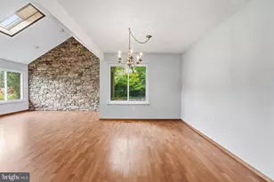 7818 Mulberry Bottom Ln, Springfield, VA 22153 - Photo 14